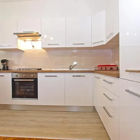 Apartment Fuer 4 Personen Ca 80 Qm In Pula, Istrien Istrische Riviera