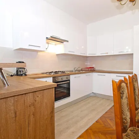 Apartment Fuer 4 Personen Ca 80 Qm In Pula, Istrien Istrische Riviera Pula